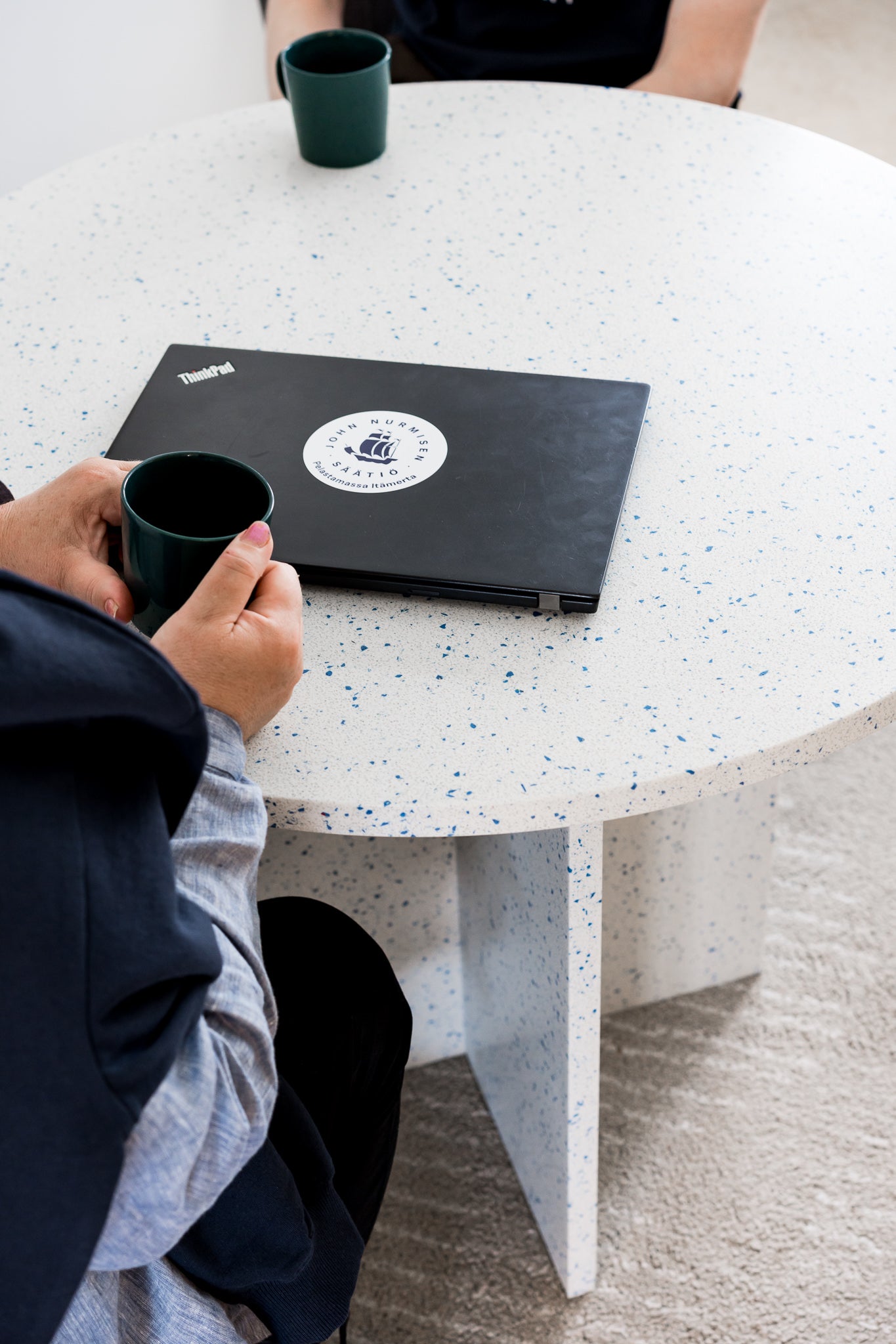 D0730-JNS Kipsinharmaa