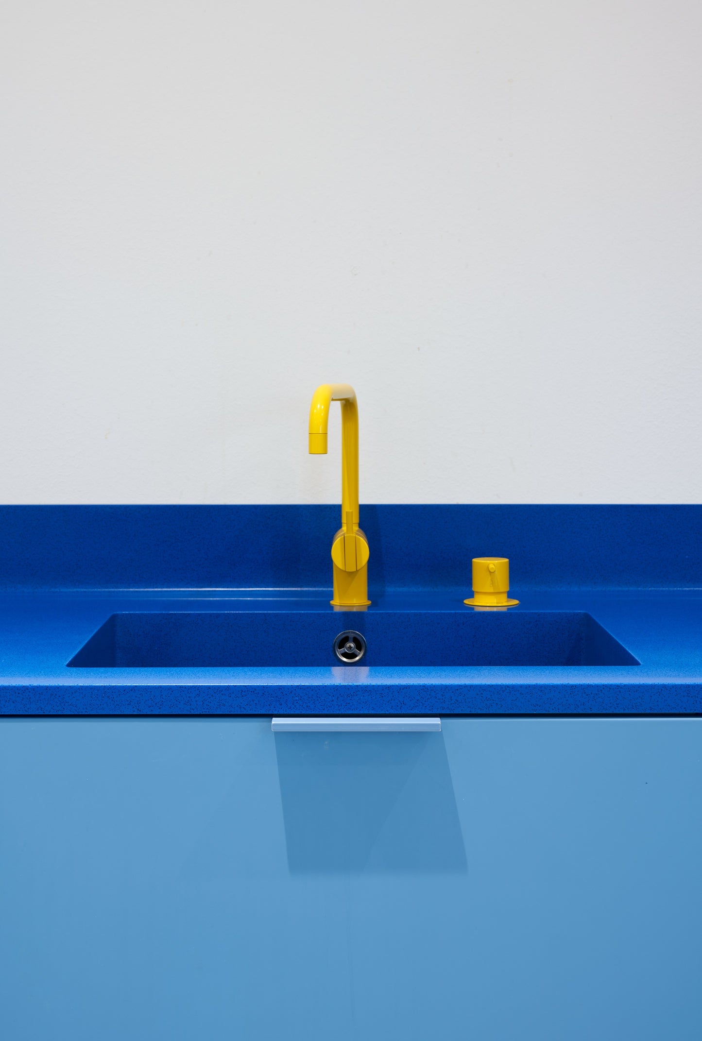 D0080-00 Kirkas sininen