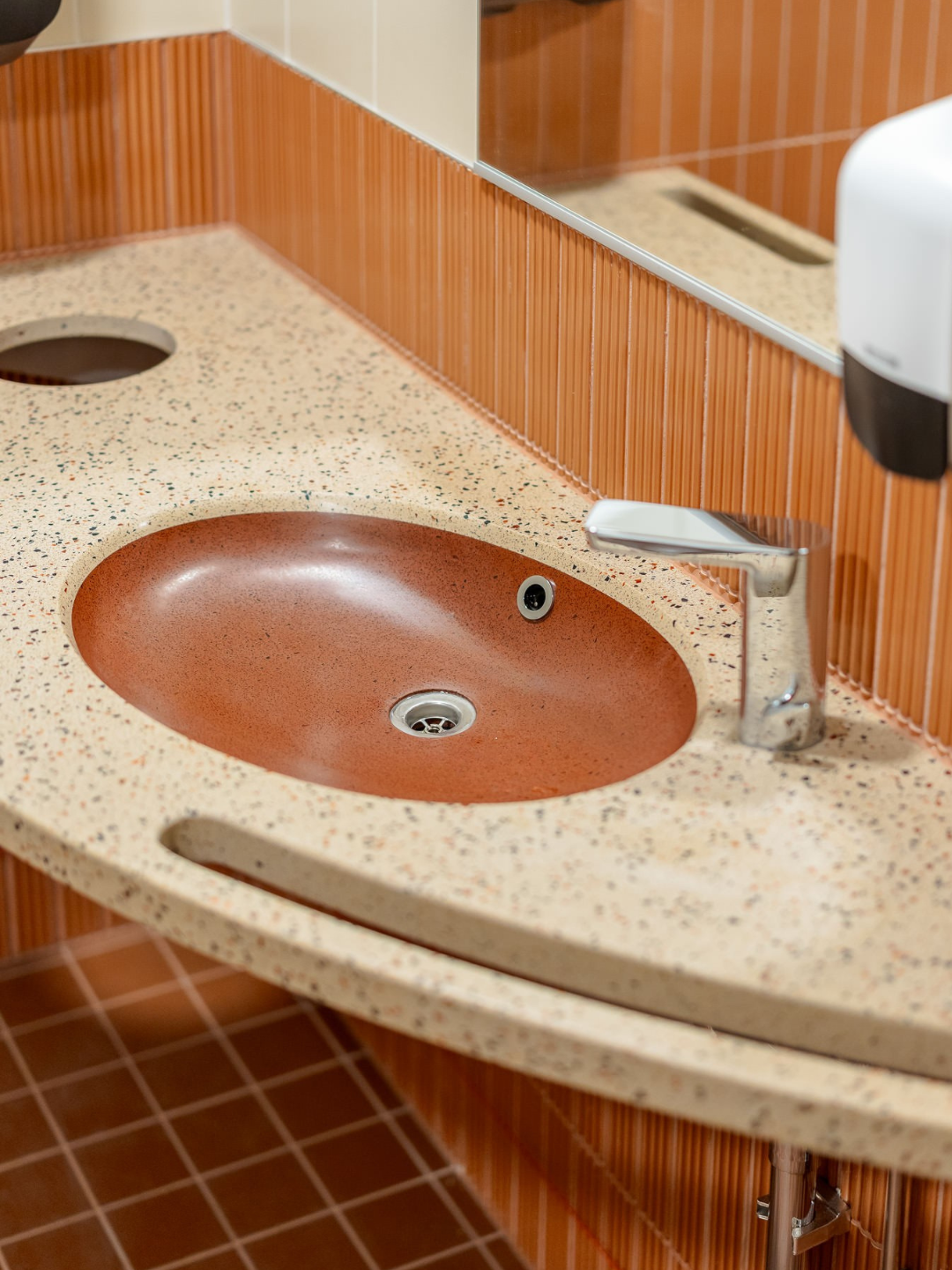Rest home vanity unit EST 100