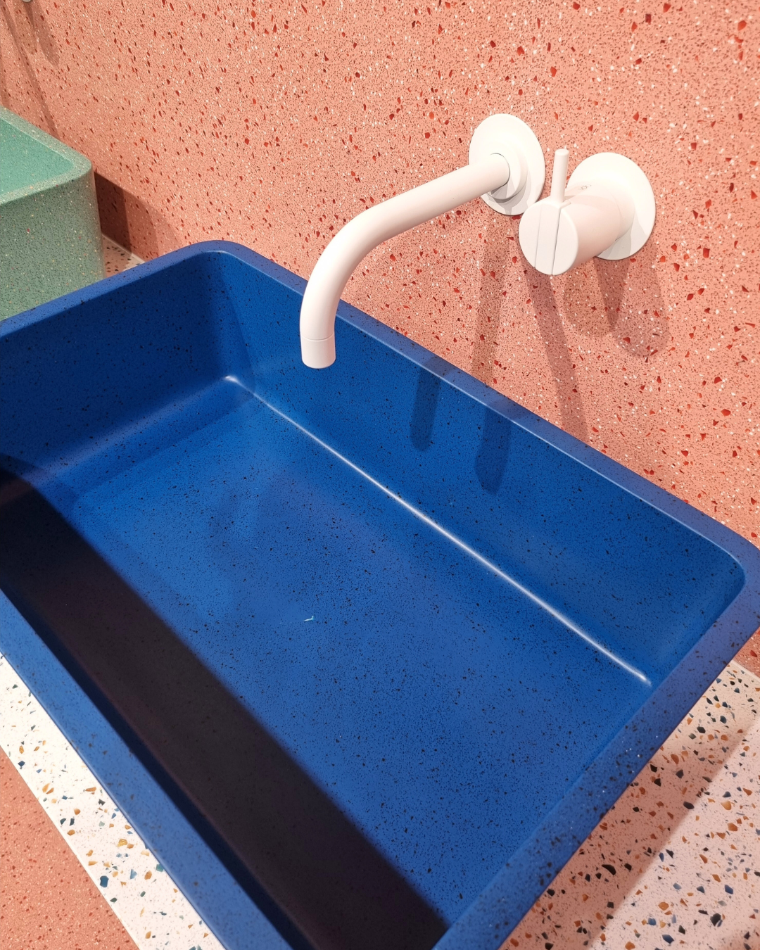 Soft Block II washbasin D0670-01 Prussian blue